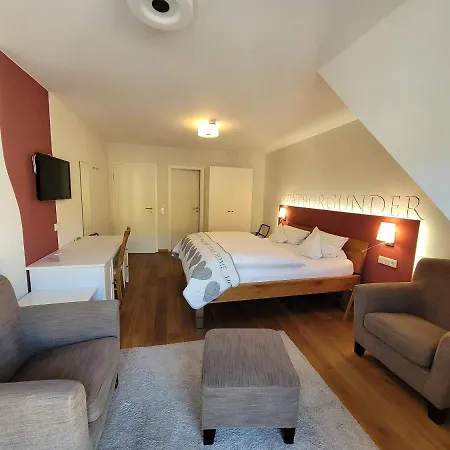 Weingut Lehnert-veit Gutshotel 3* 피에스포트