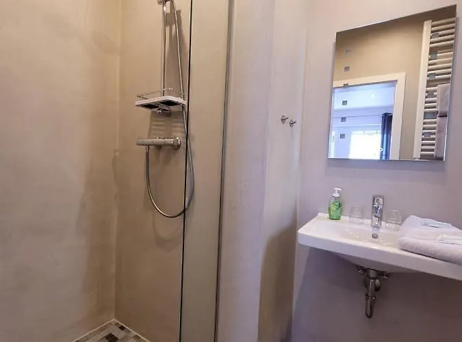 מלון Weingut Lehnert-veit Gutshotel