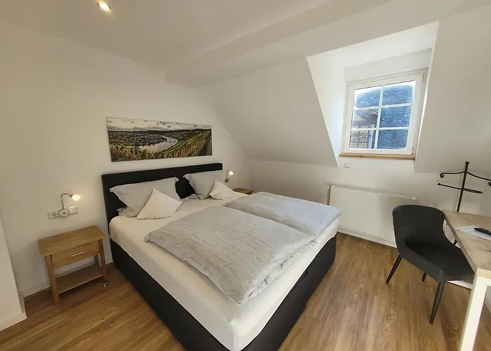 Weingut Lehnert-veit Gutshotel מלון