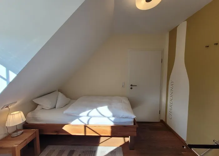 Weingut Lehnert-veit Gutshotel מלון