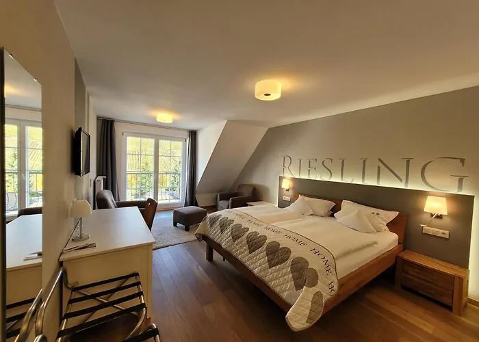 Weingut Lehnert-veit Gutshotel מלון 3*