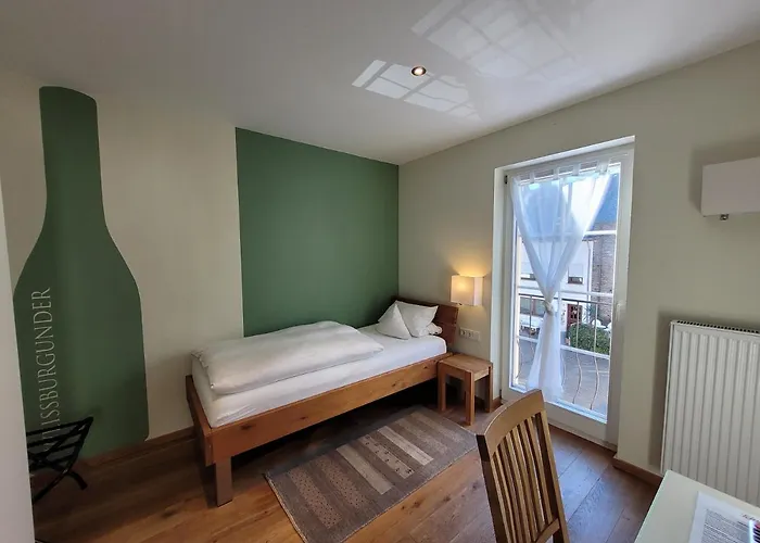 מלון Weingut Lehnert-veit Gutshotel